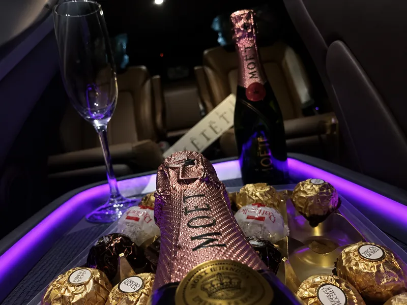 Crown VIP Service SXM