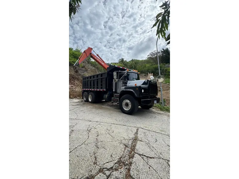 Gio's Total Services – Trucking &amp; Hauling