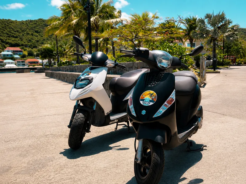 Scooterverhuur in St-Barth | Dag- & Maandverhuur